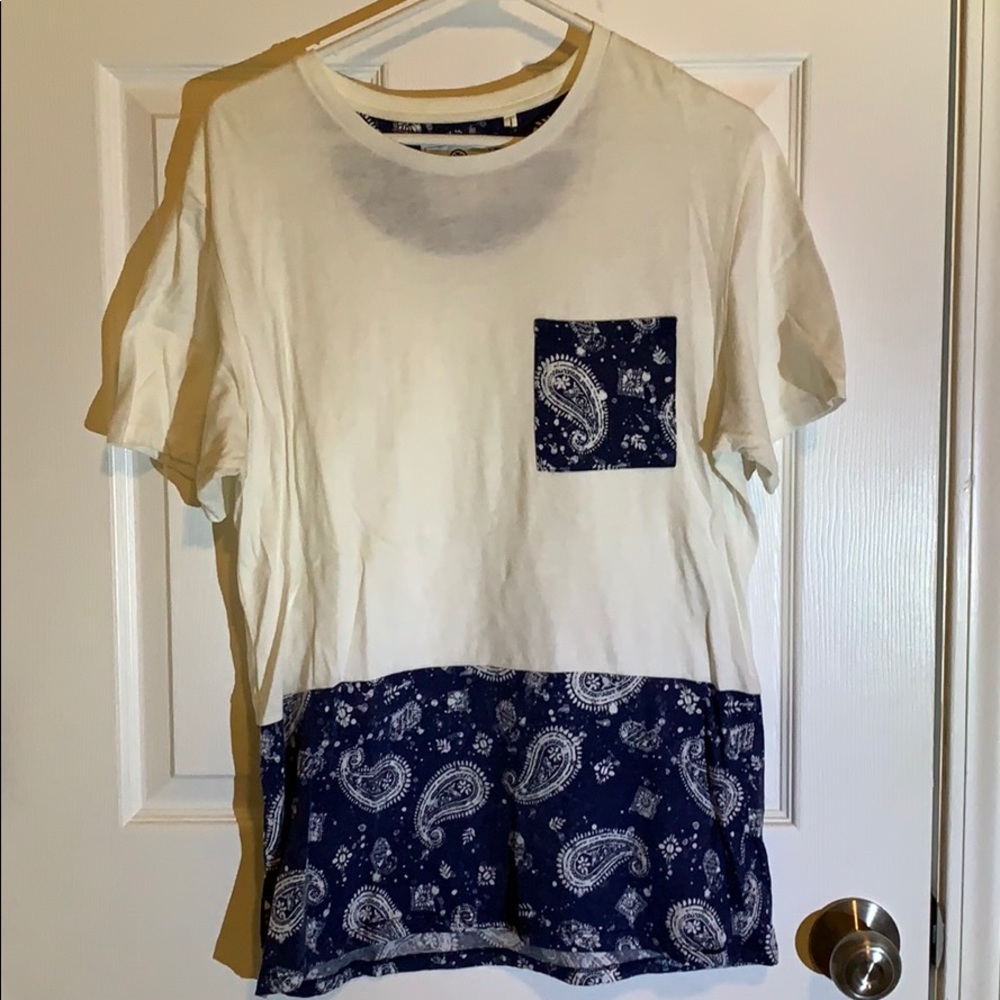 On the Byas graphic pocket tee